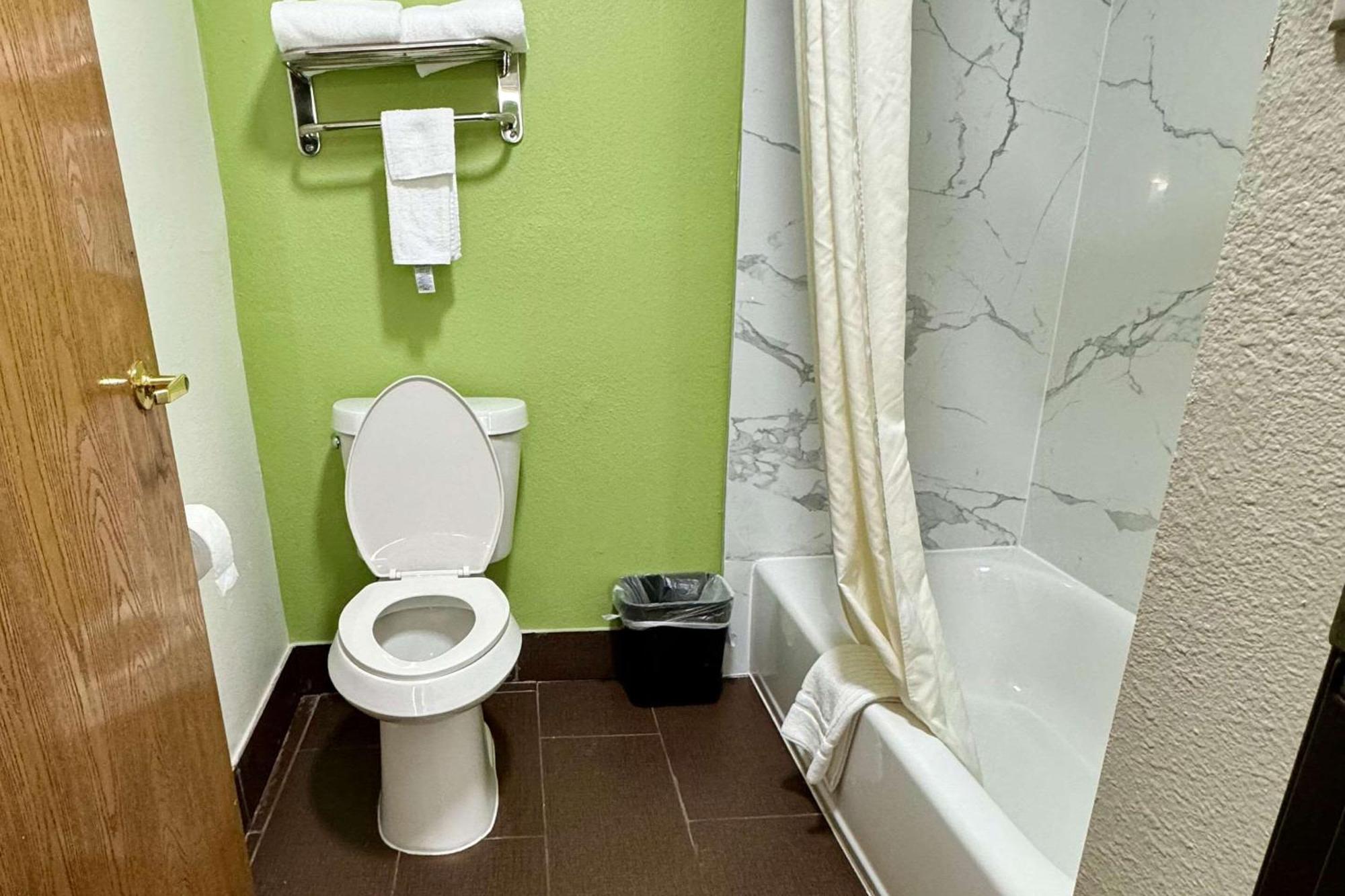 Quality Inn Салфер Экстерьер фото
